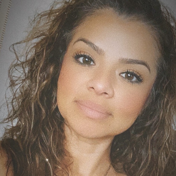 Meet your Posher, Karla - Picture 1 of 1